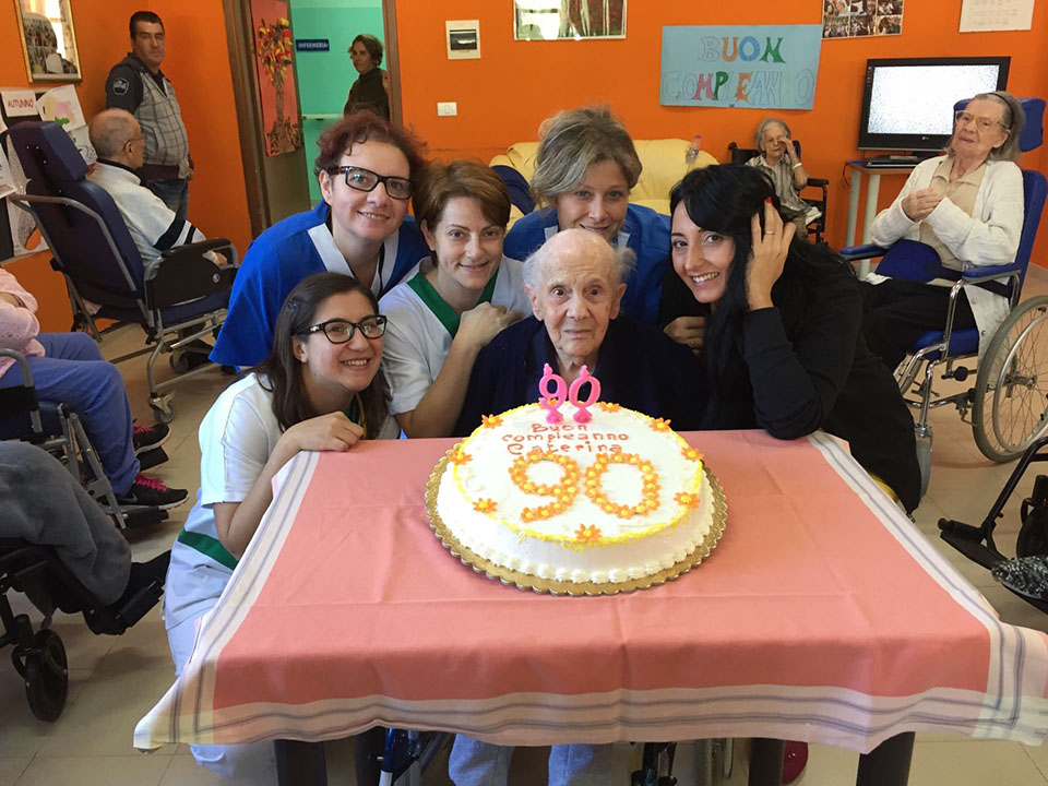 Festa di compleanno I 90 anni di Caterina - Coop. Soc. Medihospes